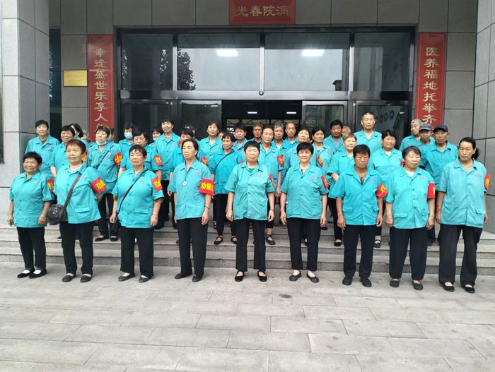 員工在學(xué)習(xí)“文化自信，民族復(fù)興”